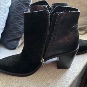 Dolce Vita Deena booties in black multi suede size 8